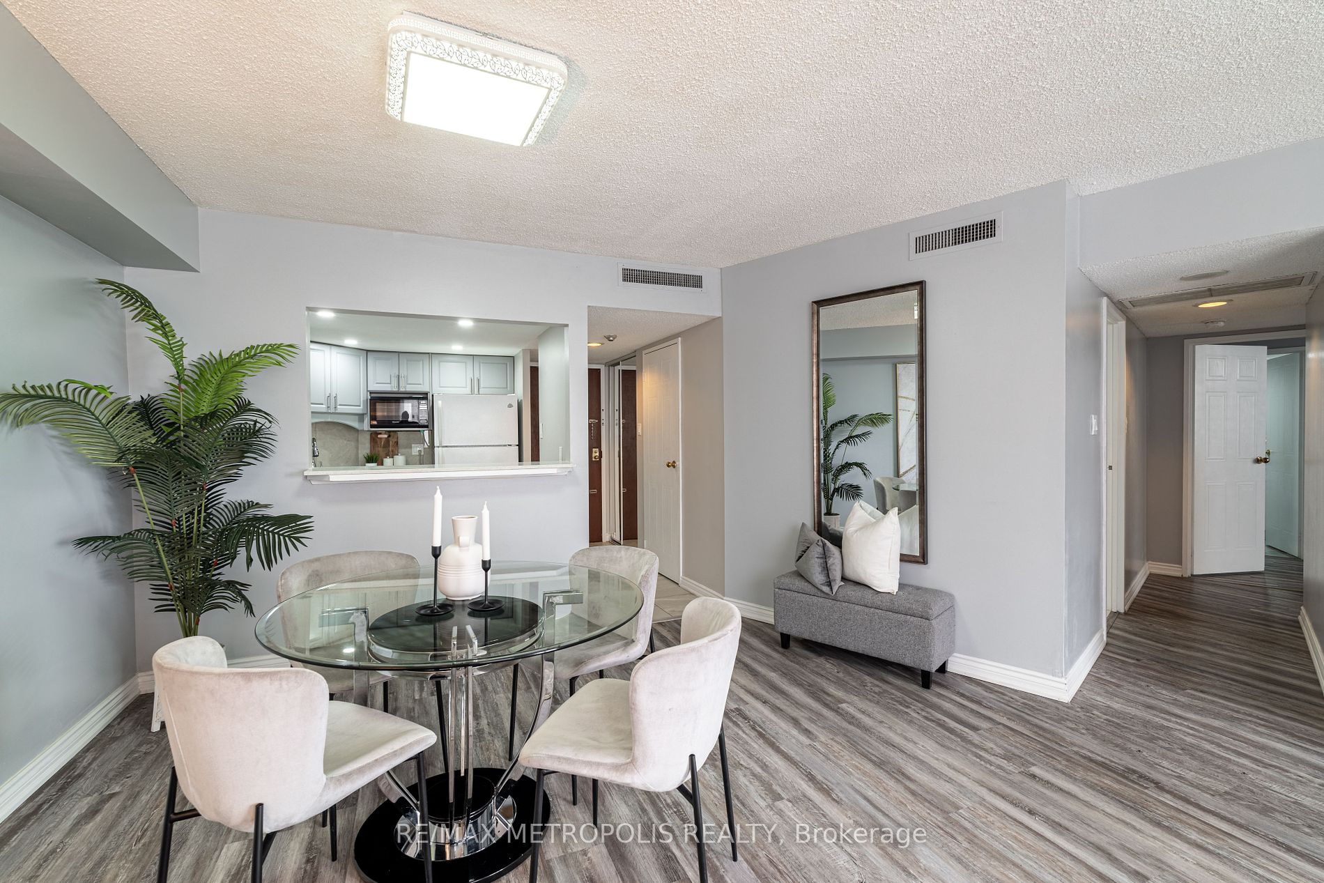 150 Alton Towers Circle, #201