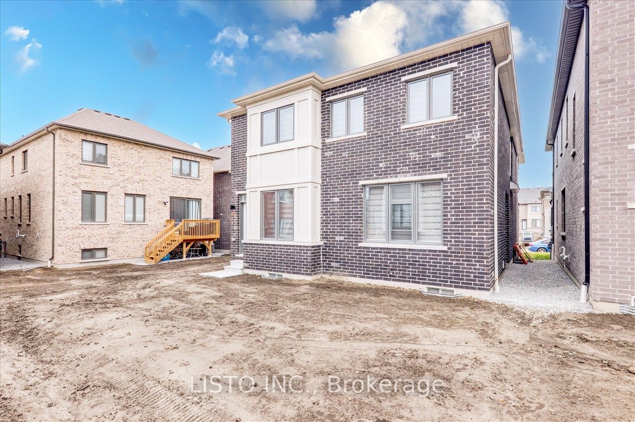 1472 Skybird Lane N