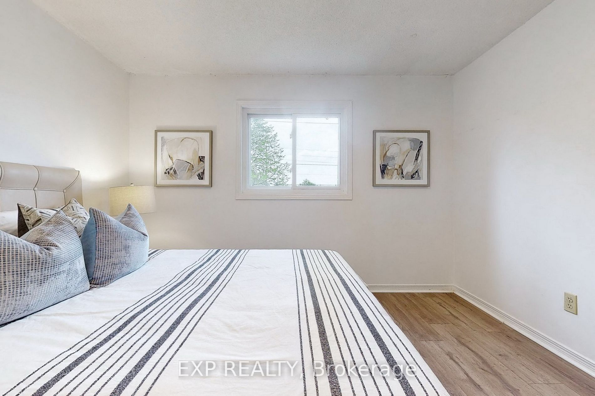125 Roxanne Cres