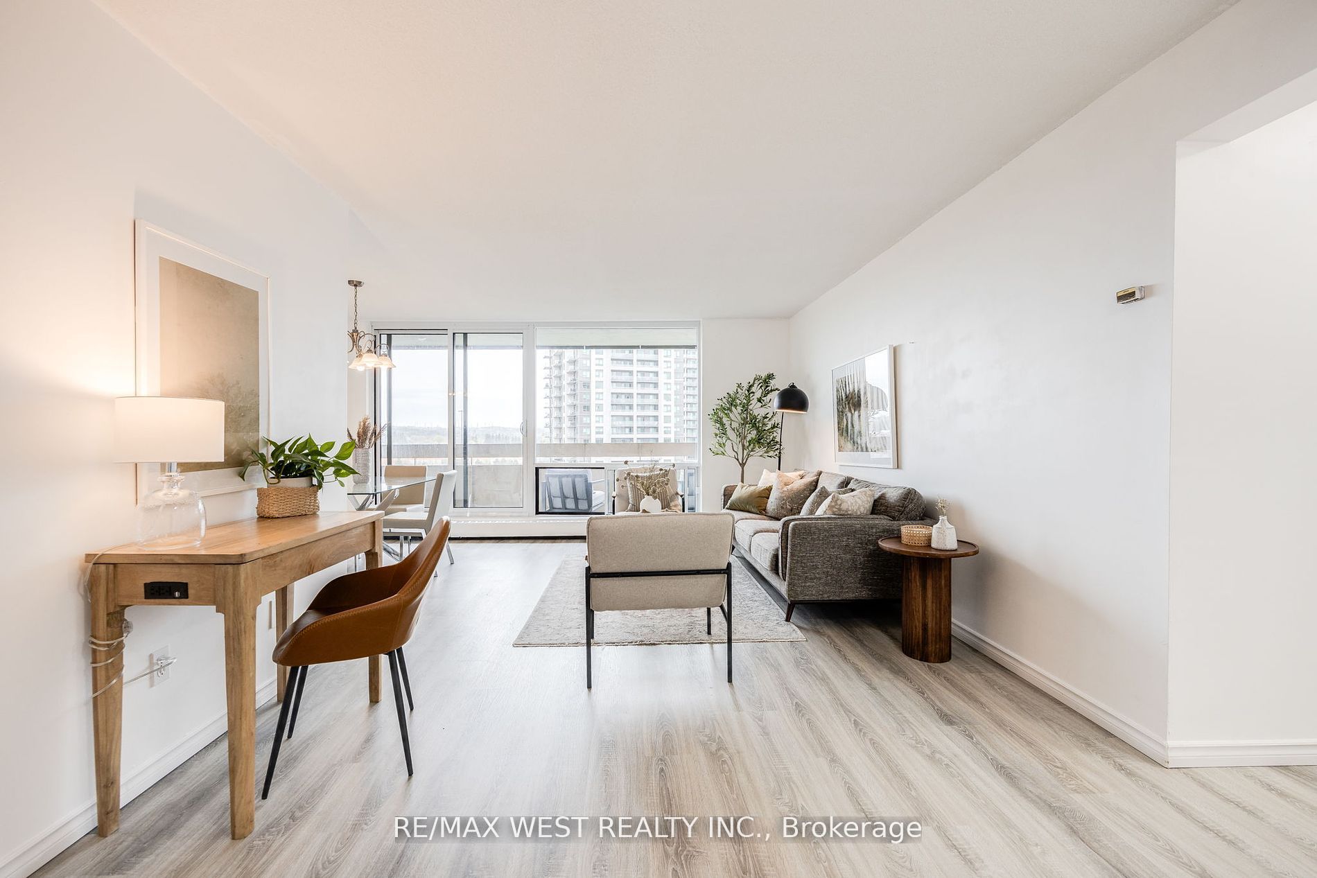1210 Radom Street, #910