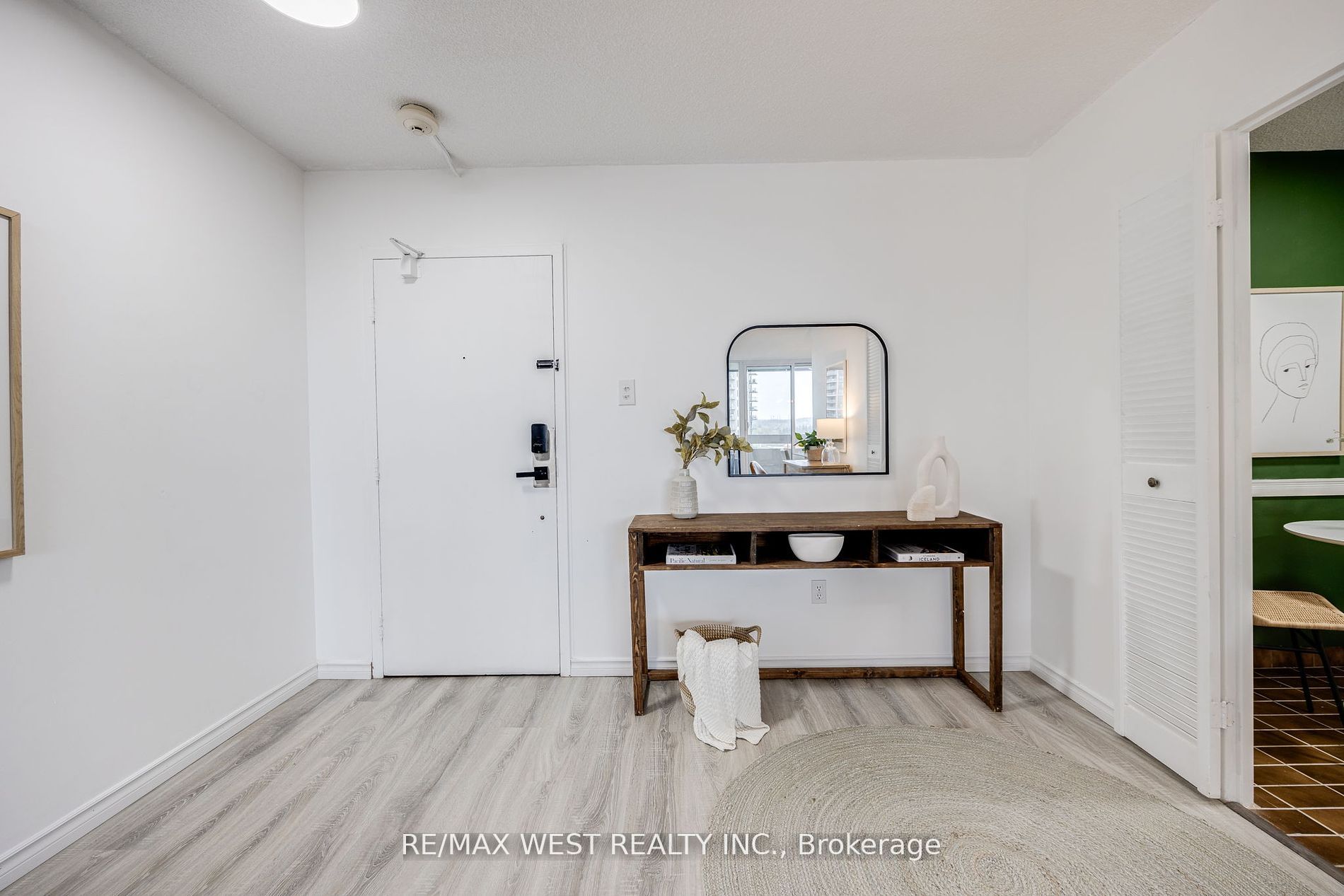 1210 Radom Street, #910