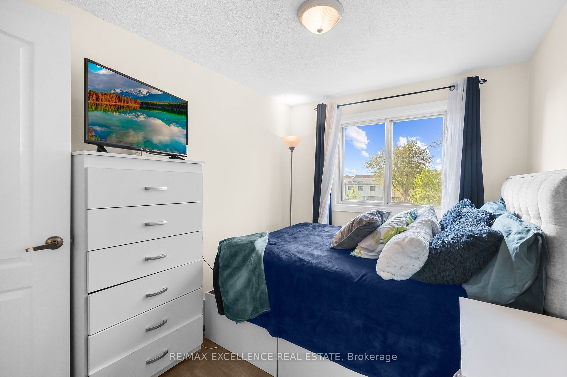 1100 Oxford Street, #73