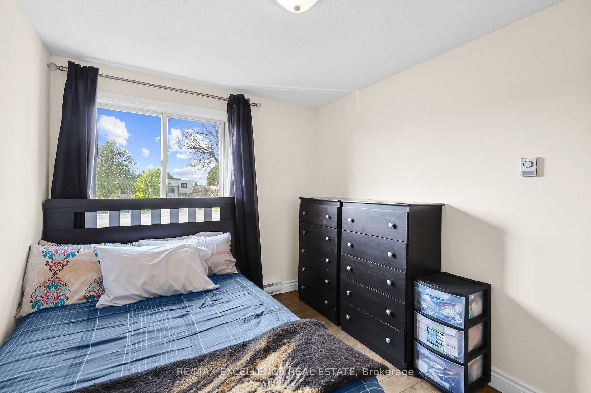 1100 Oxford Street, #73