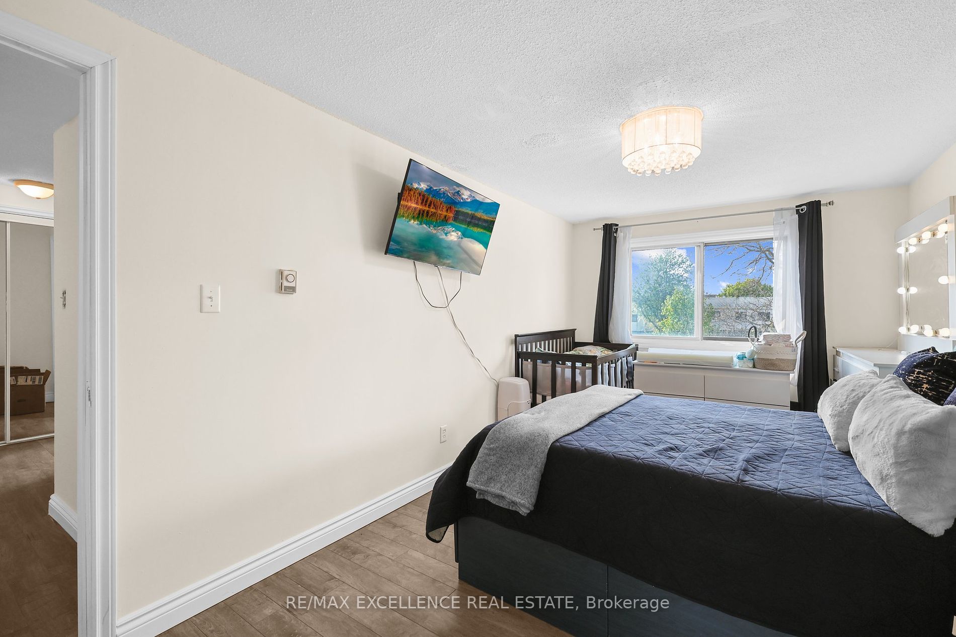 1100 Oxford Street, #73