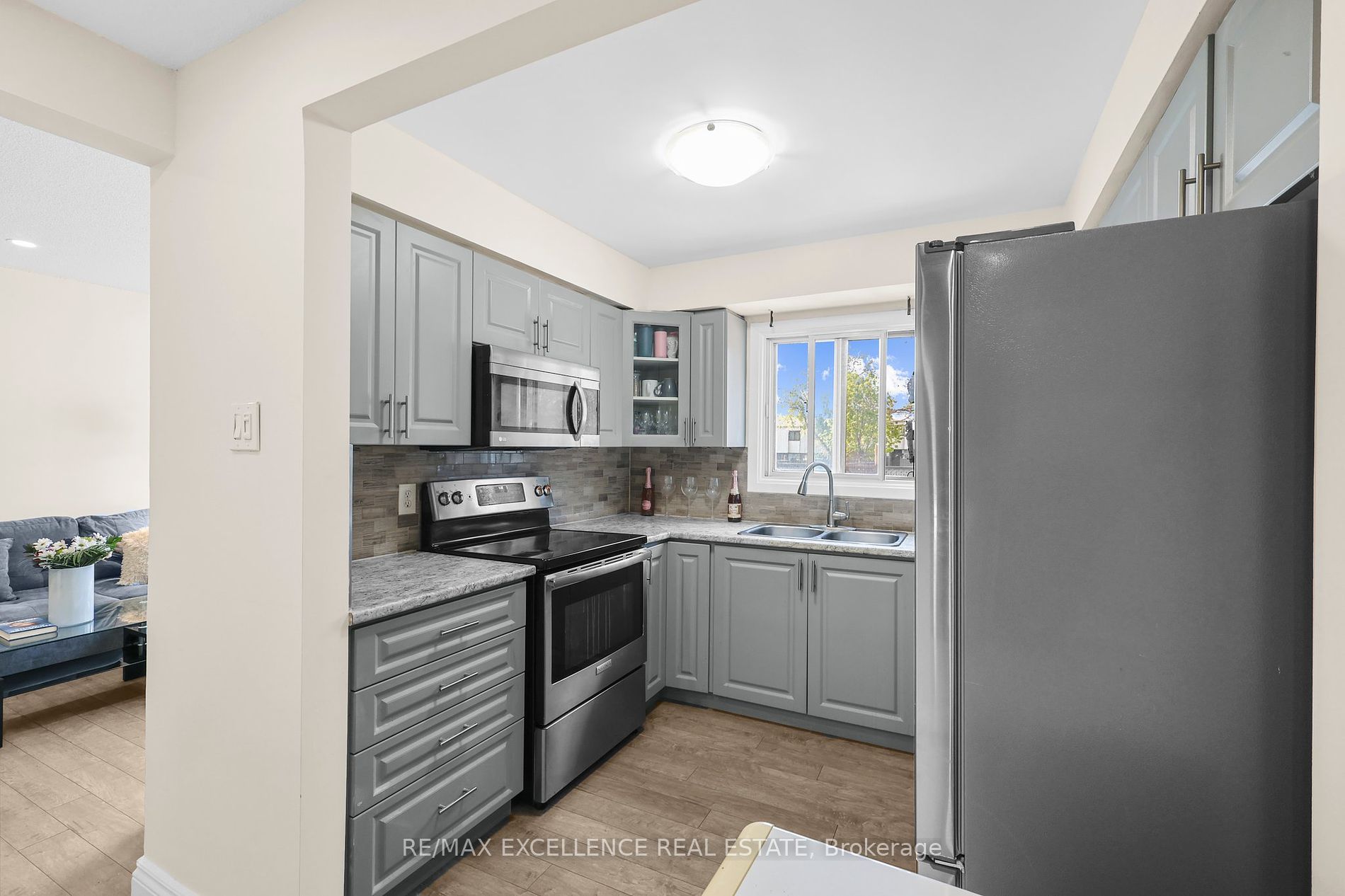 1100 Oxford Street, #73