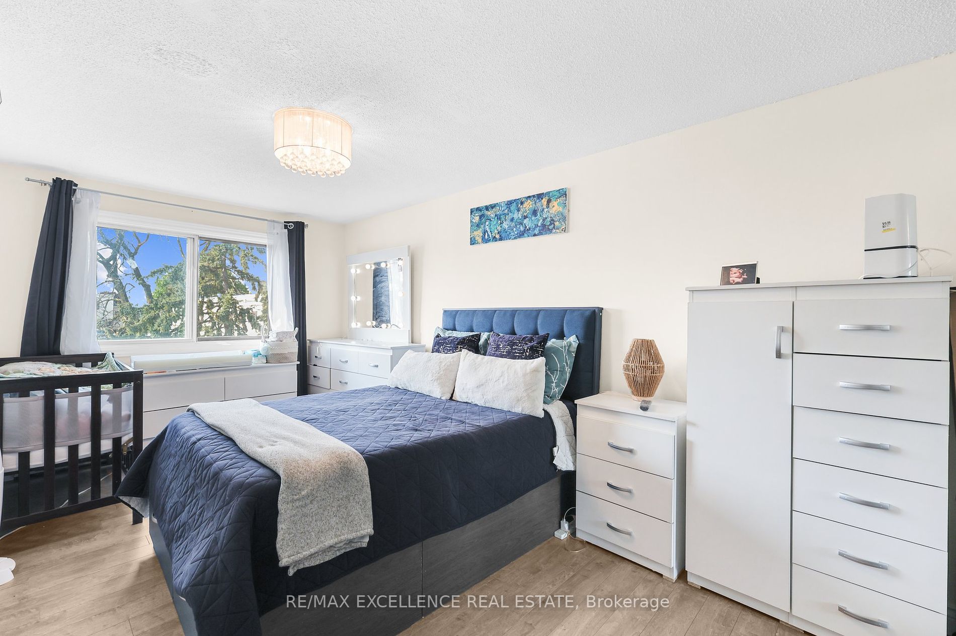 1100 Oxford Street, #73