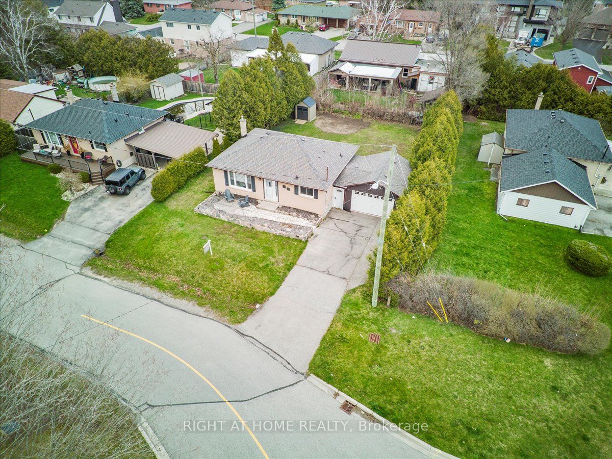 19 Torian Ave