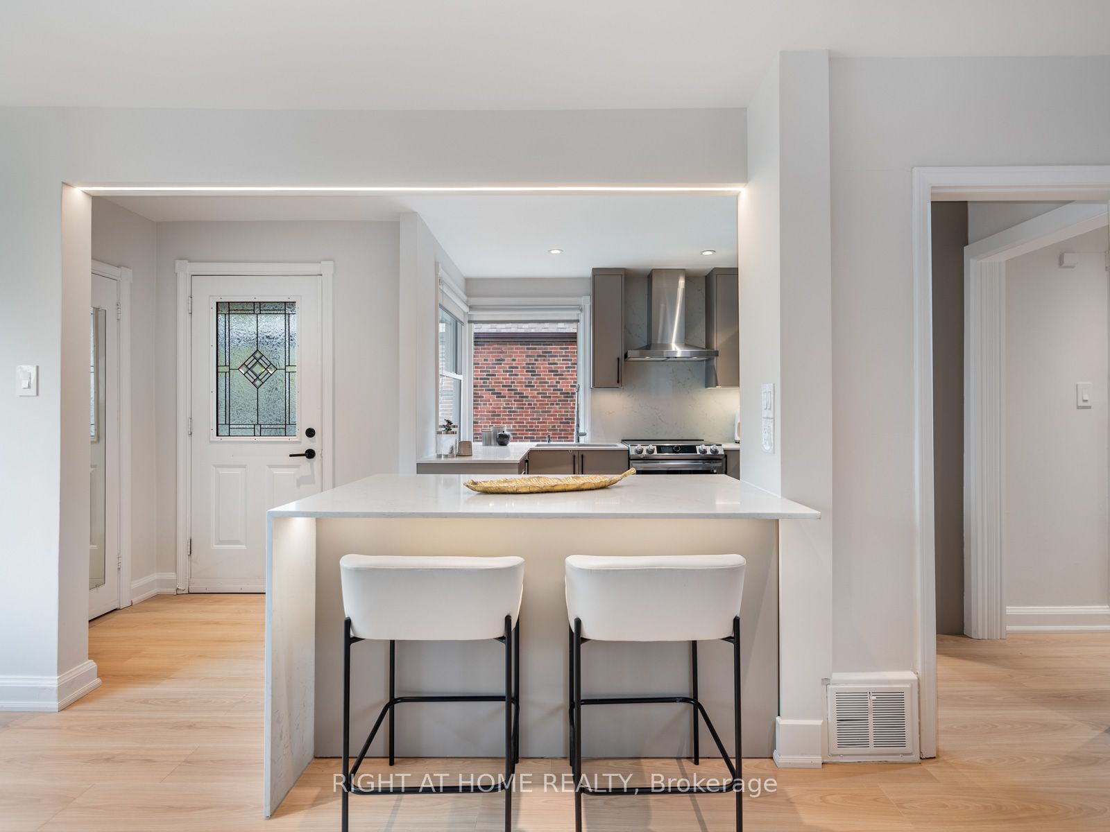 49 Amsterdam Avenue