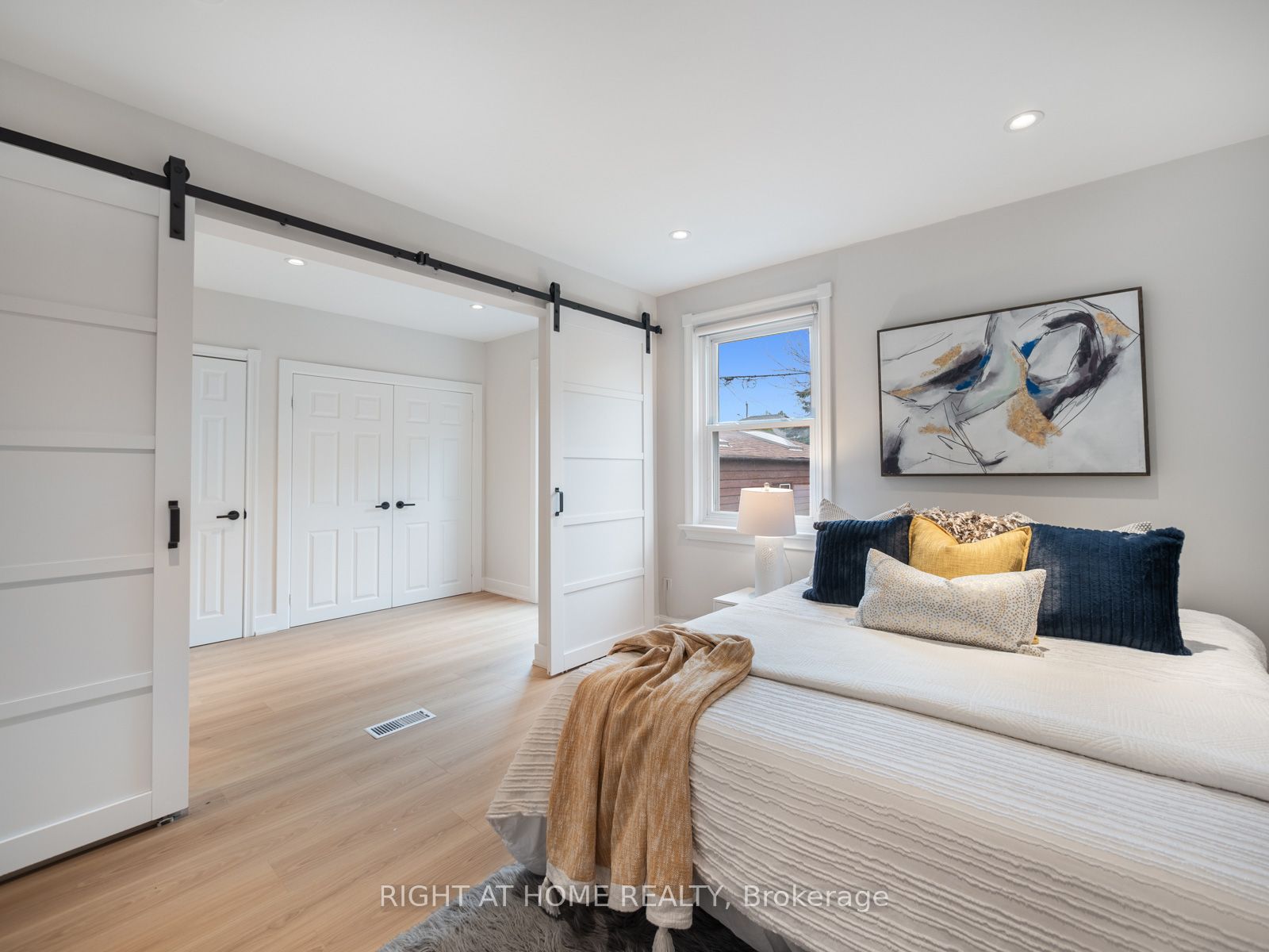 49 Amsterdam Avenue