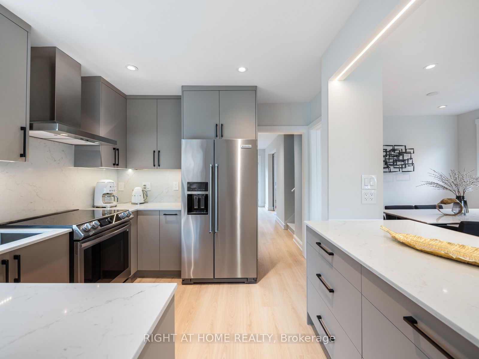 49 Amsterdam Avenue