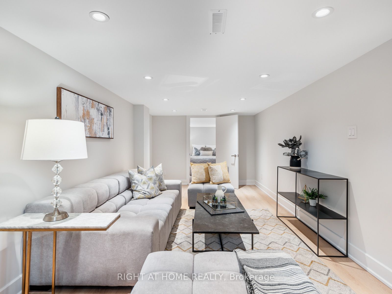 49 Amsterdam Avenue