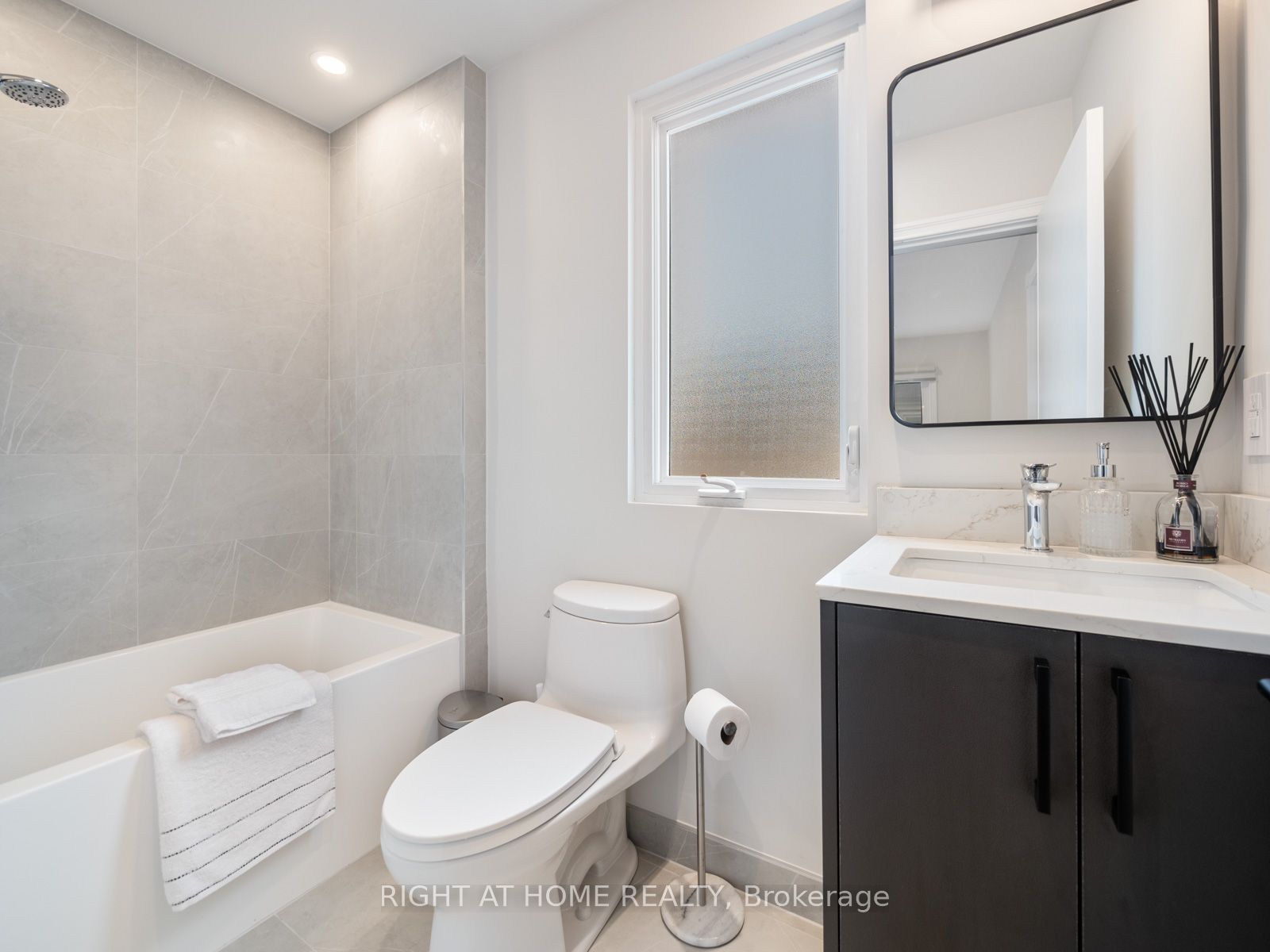 49 Amsterdam Avenue