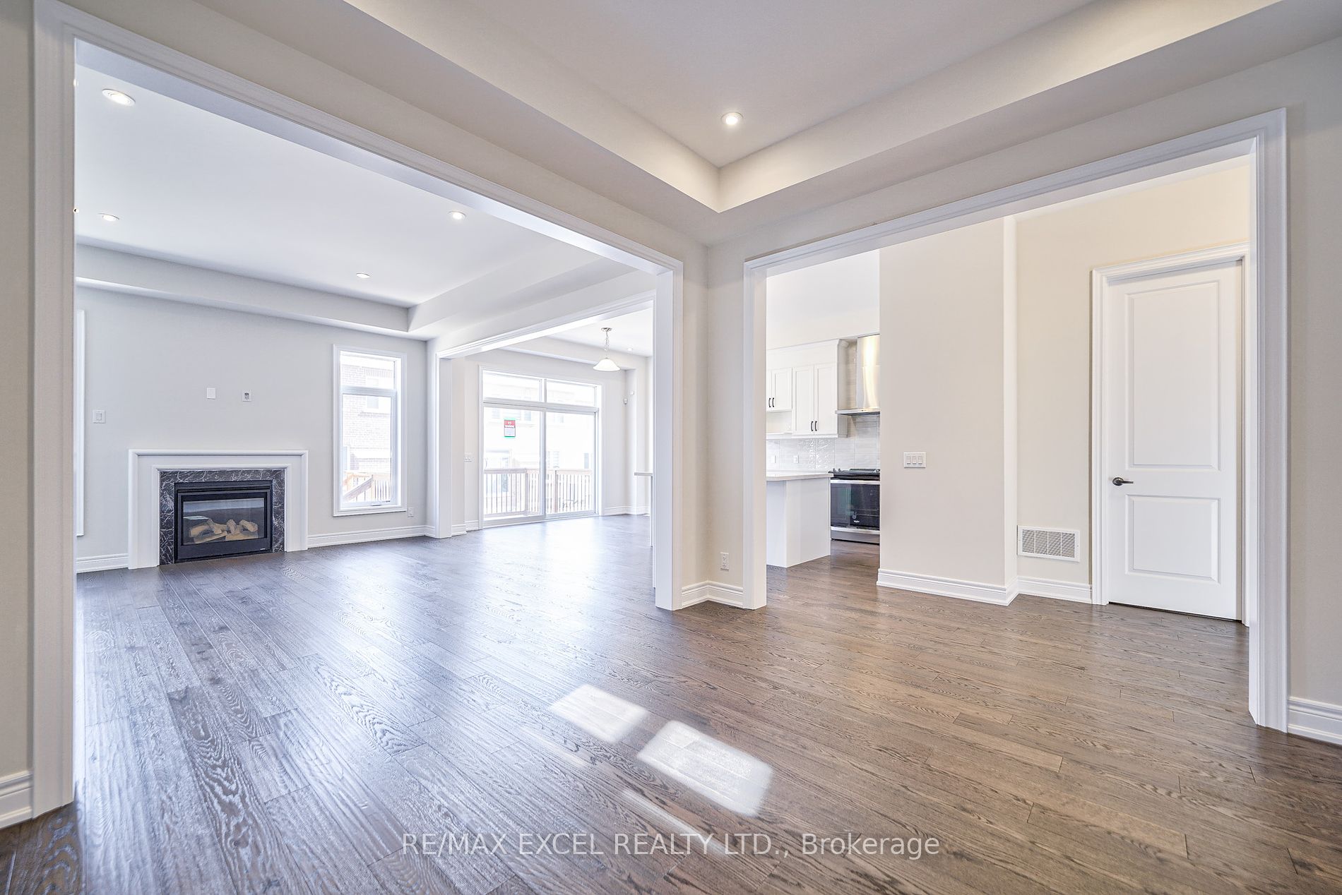 98 Deer Ridge Cres