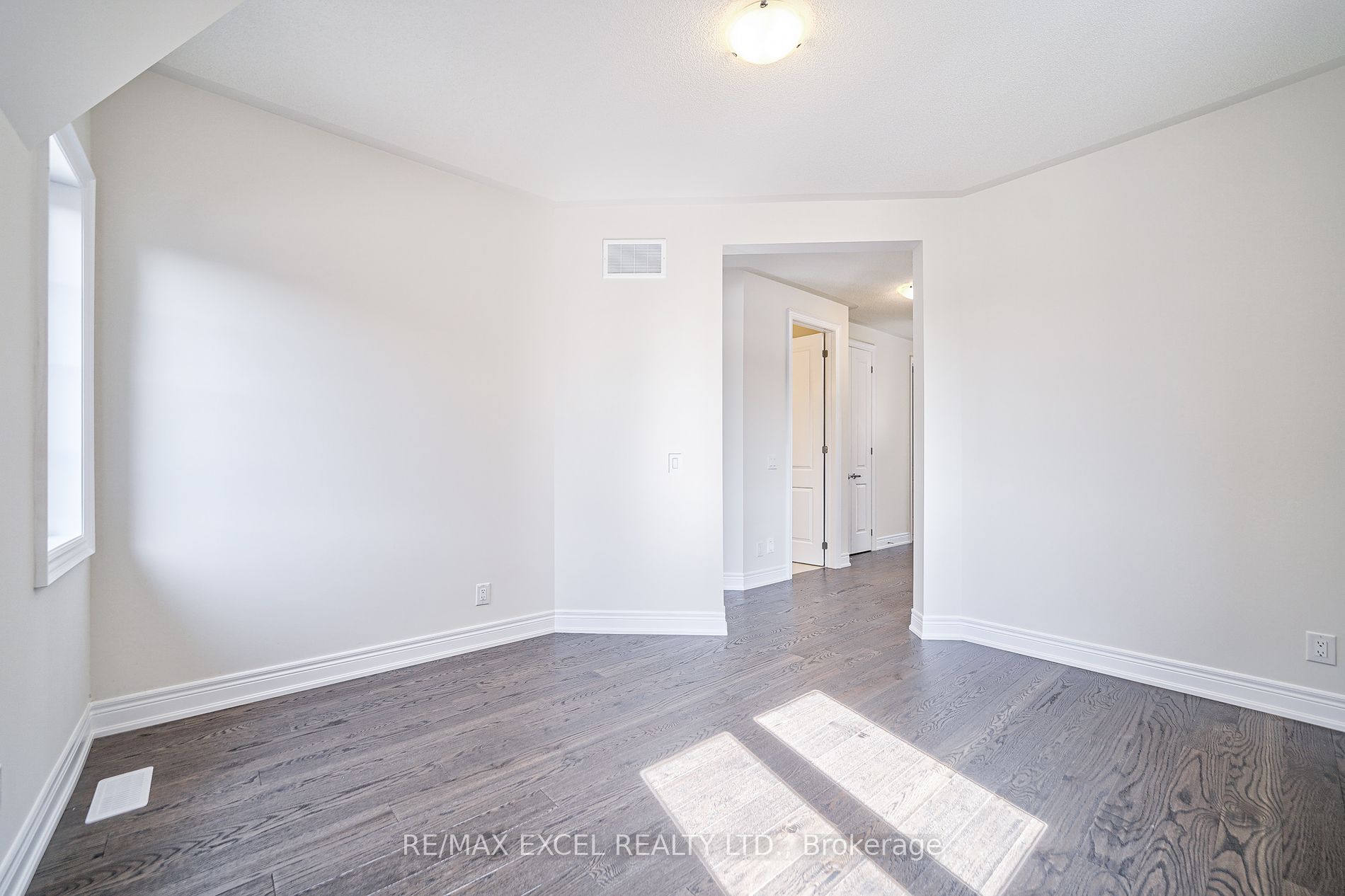 98 Deer Ridge Cres
