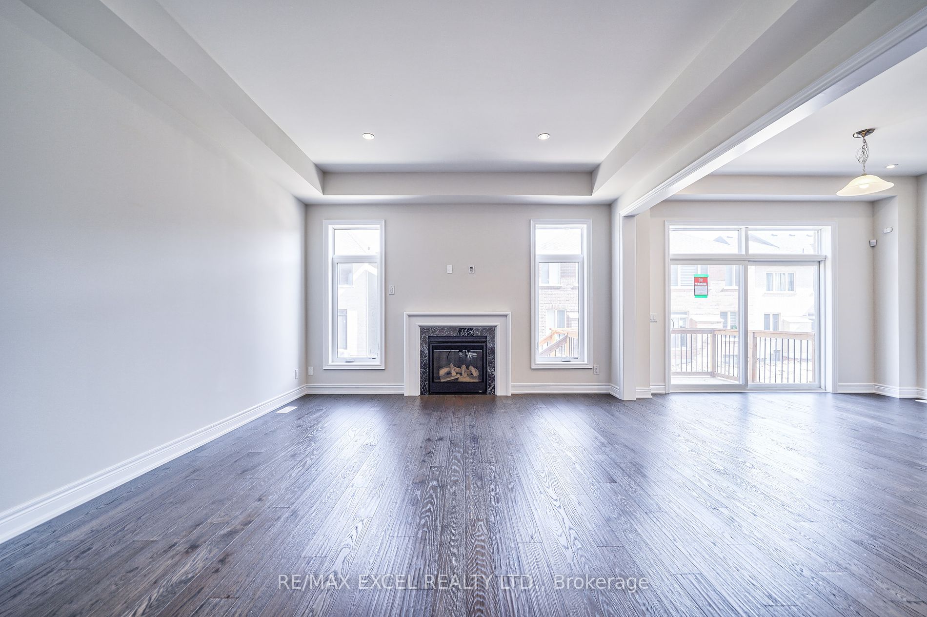 98 Deer Ridge Cres