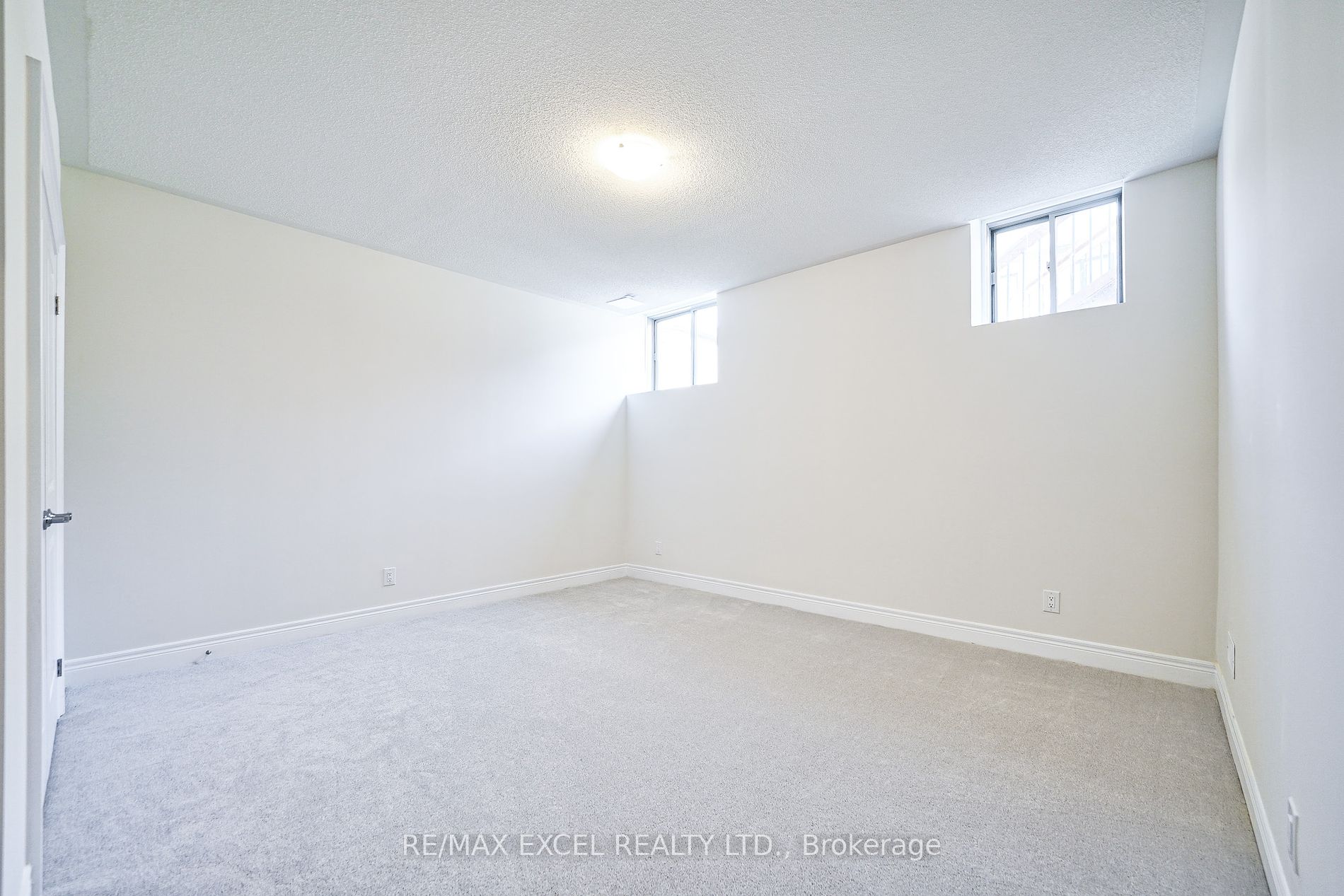 98 Deer Ridge Cres