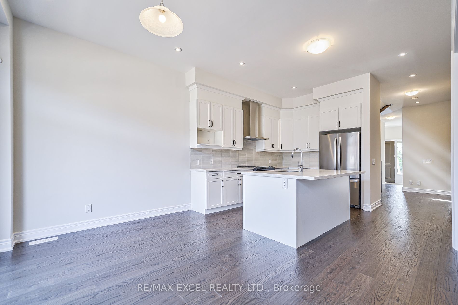 98 Deer Ridge Cres