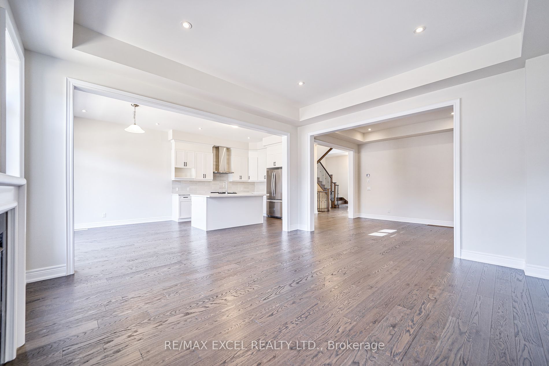 98 Deer Ridge Cres