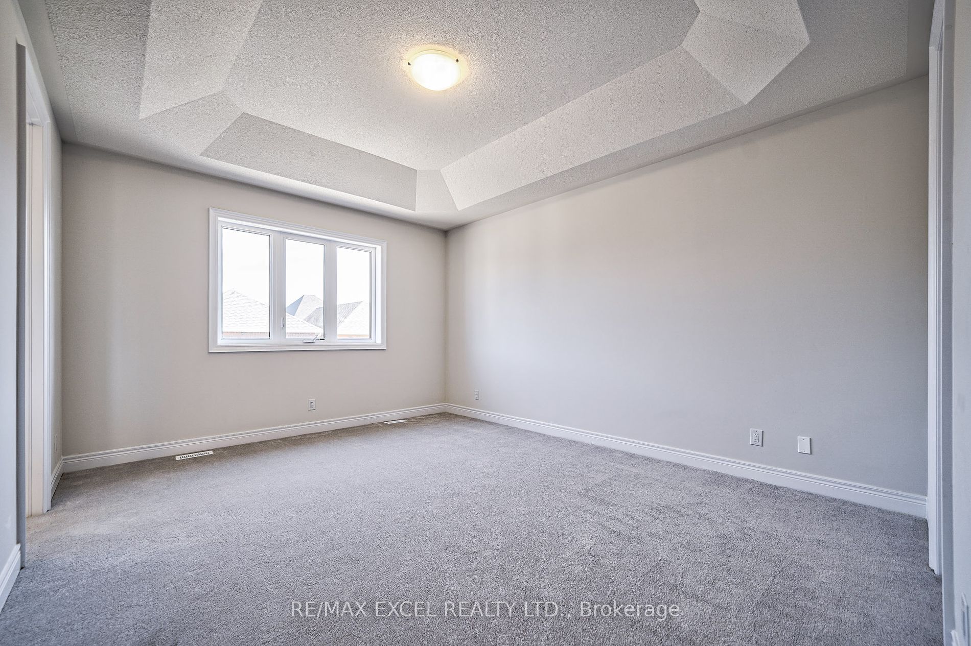 98 Deer Ridge Cres