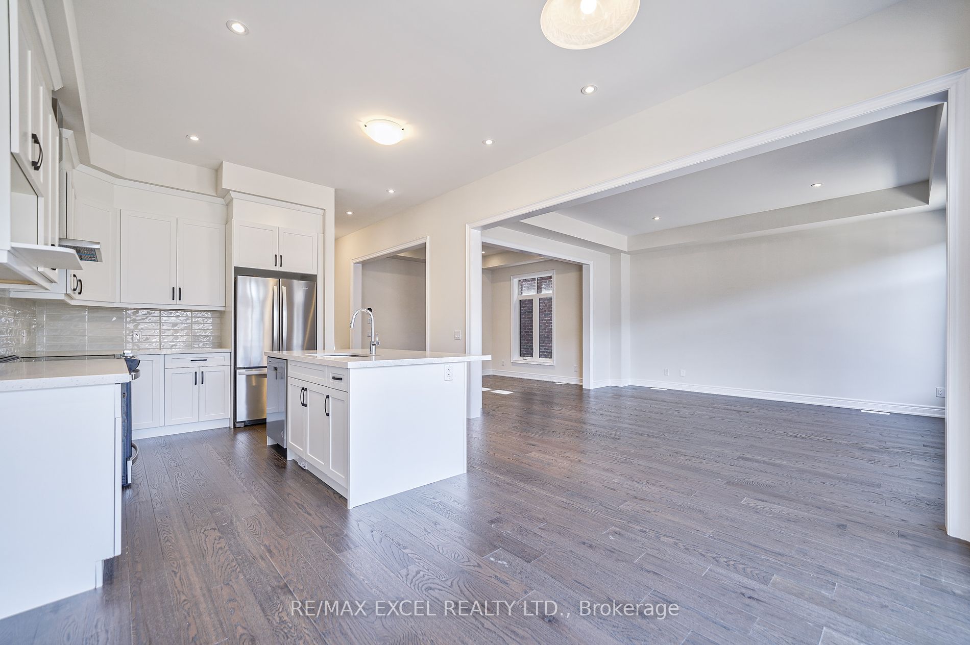 98 Deer Ridge Cres
