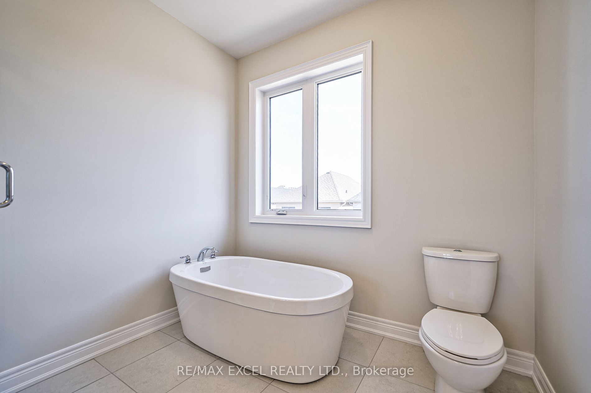 98 Deer Ridge Cres