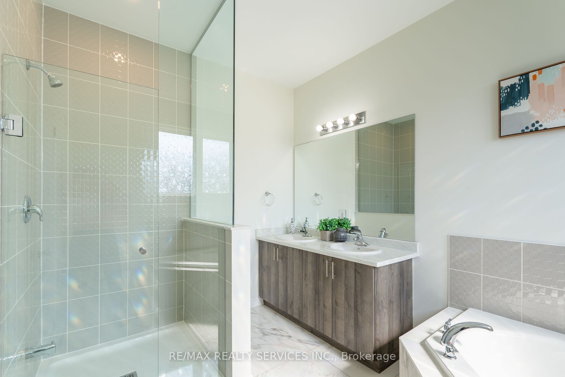 24 Hickling Lane