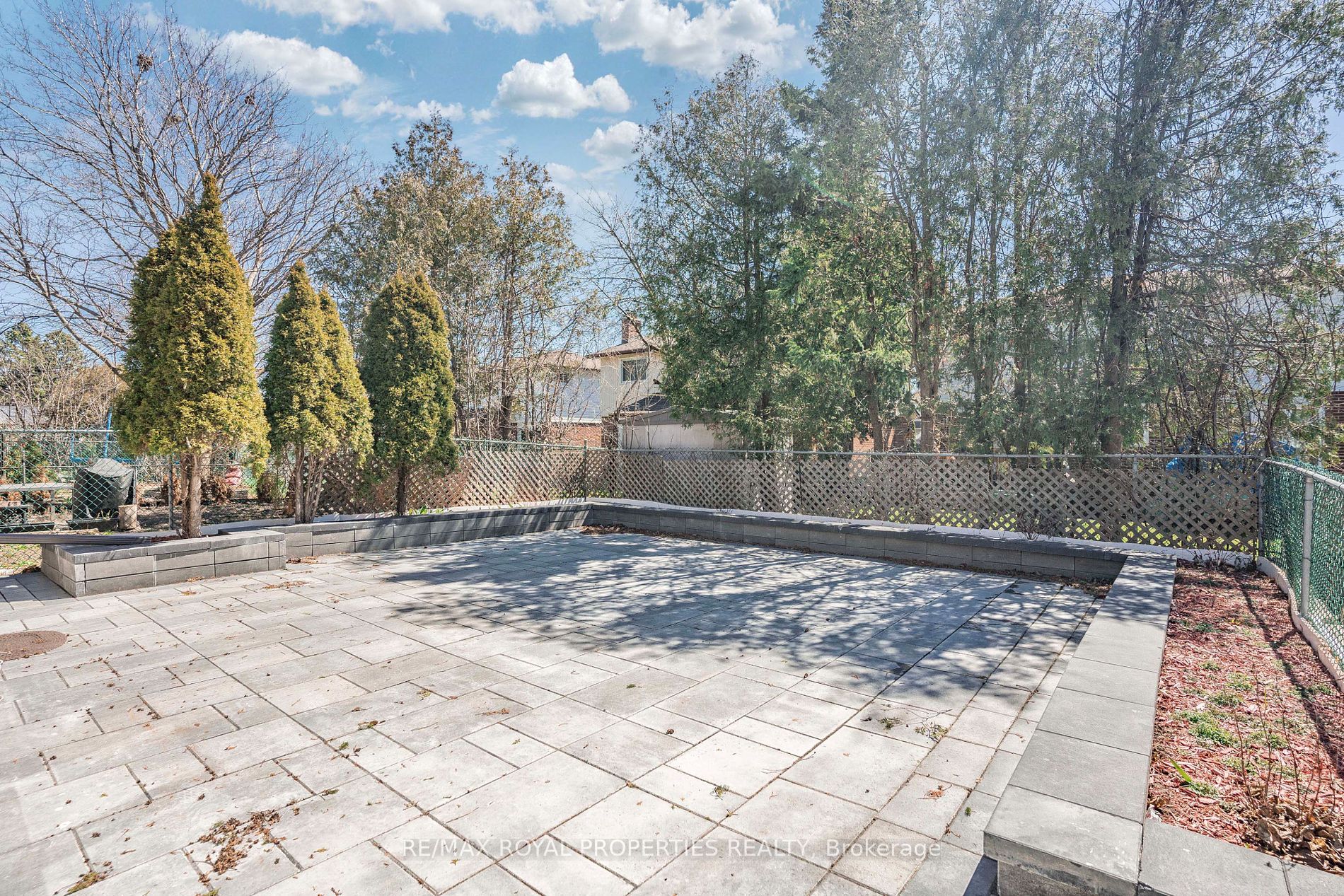 185 Braymore Boulevard