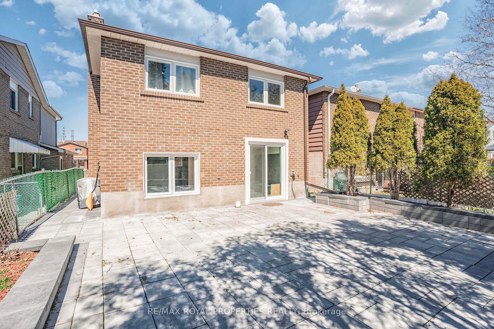 185 Braymore Boulevard
