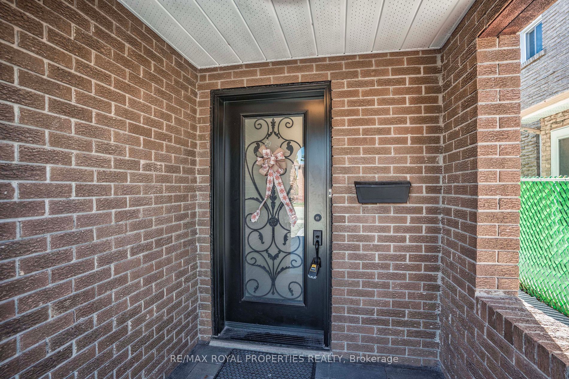 185 Braymore Boulevard