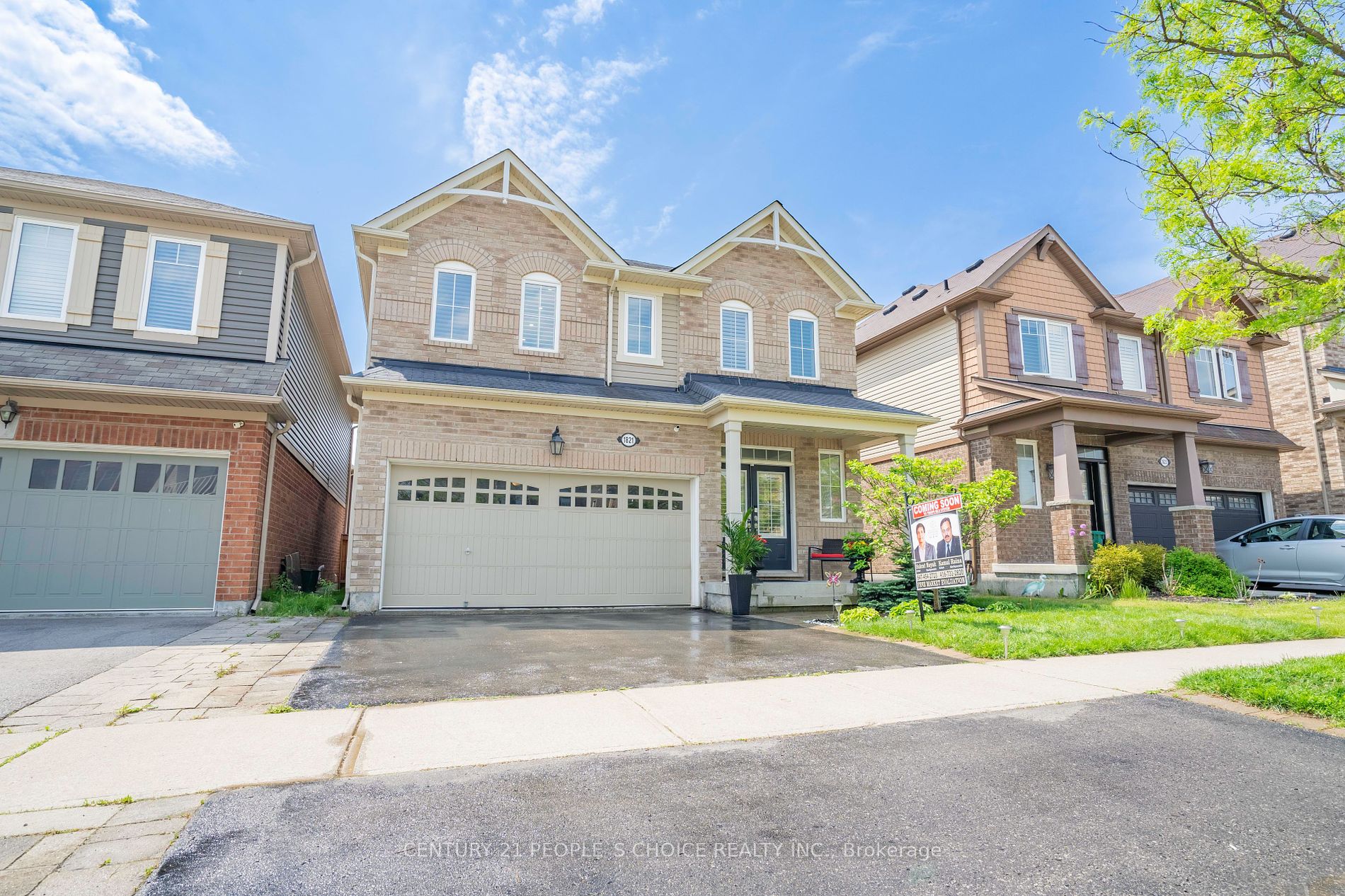 1821 Parkhurst Crescent