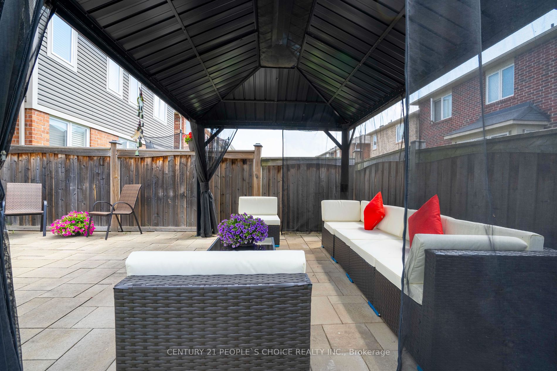 1821 Parkhurst Crescent