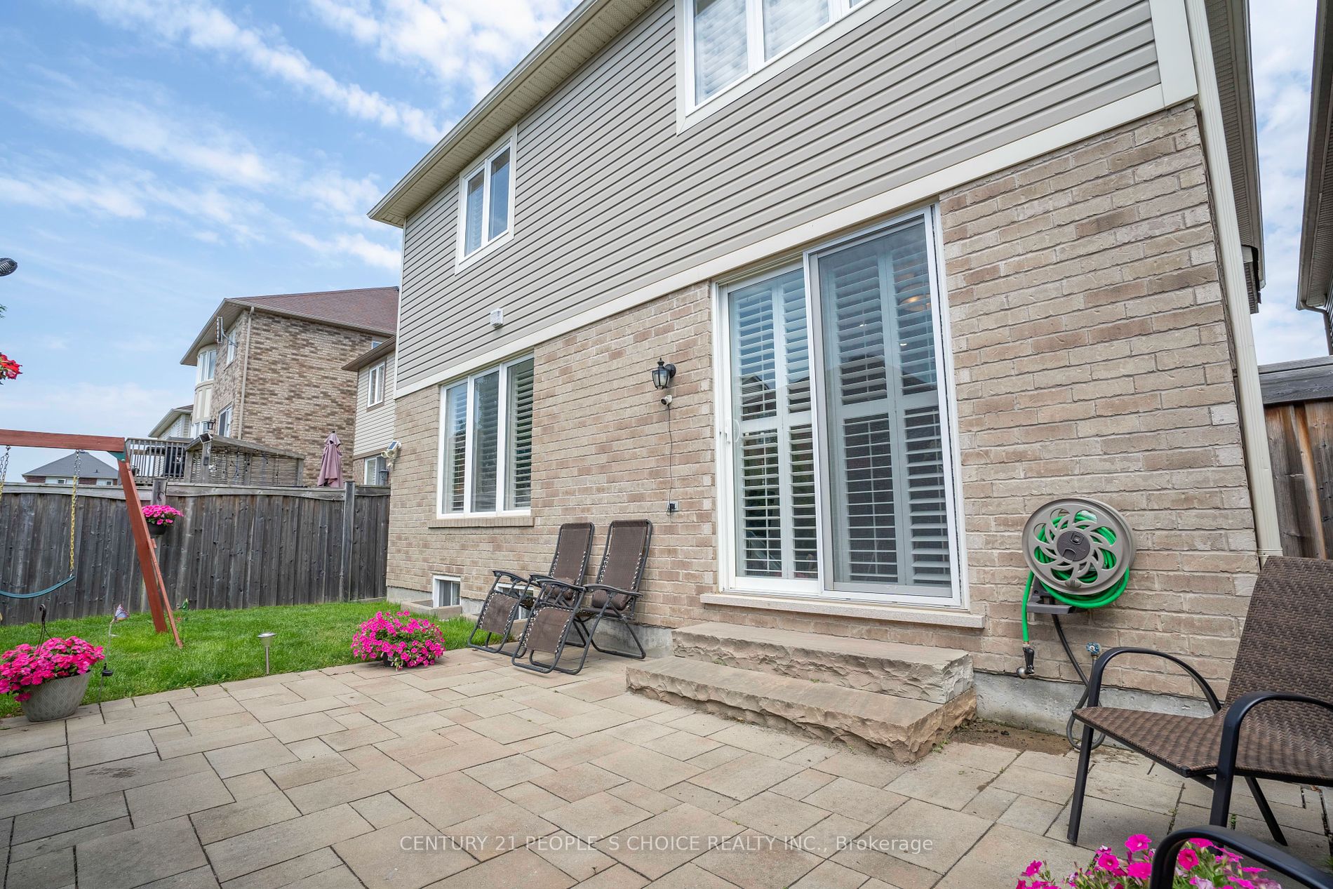 1821 Parkhurst Crescent