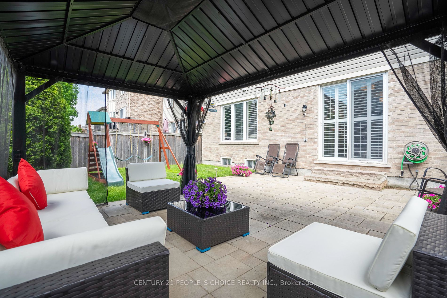 1821 Parkhurst Crescent
