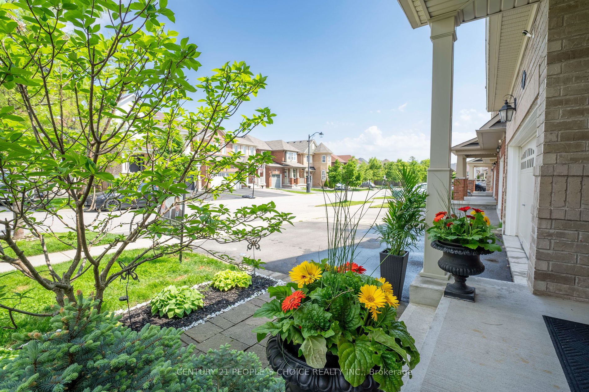 1821 Parkhurst Crescent