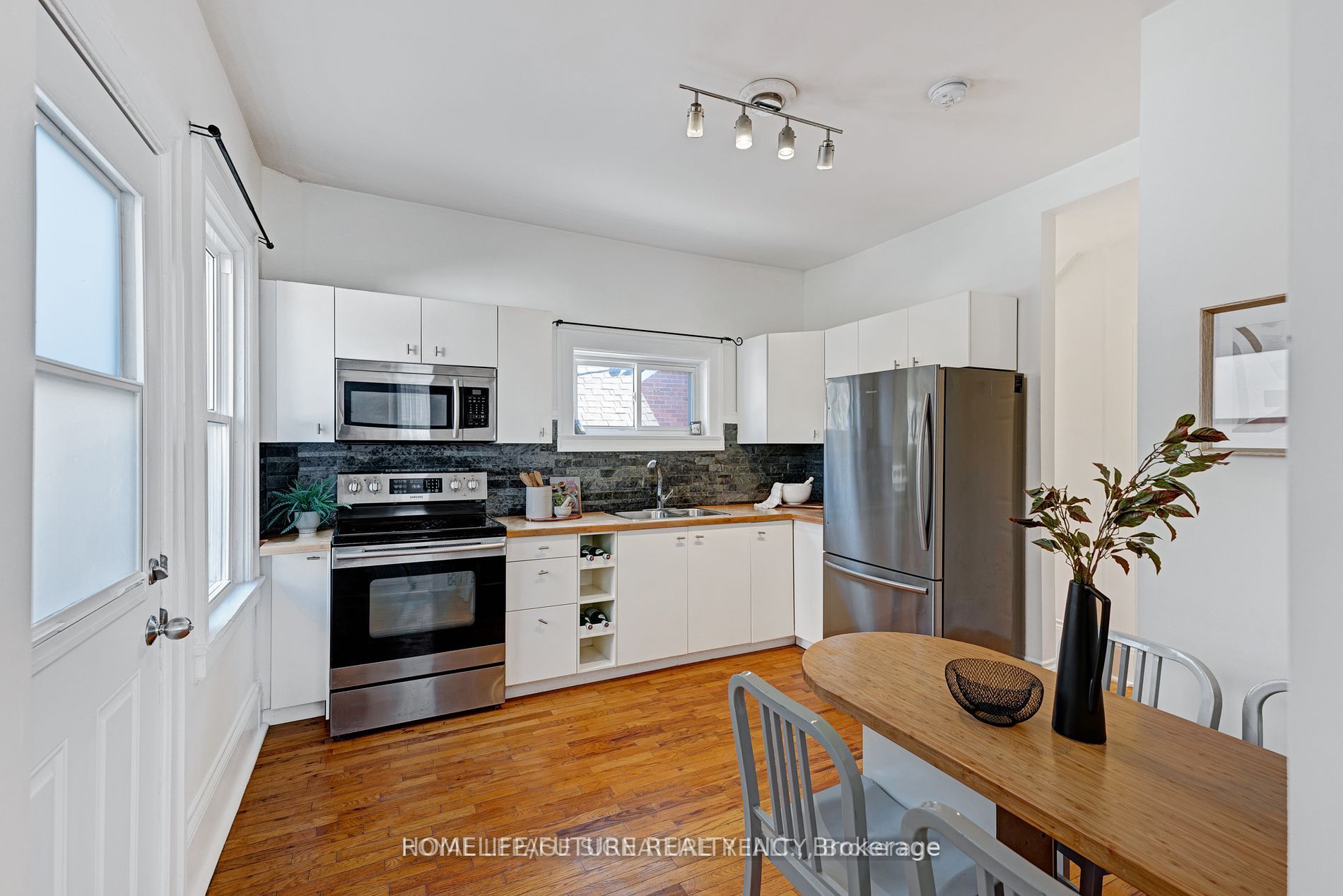 92 Adelaide Avenue E, #Unit 1