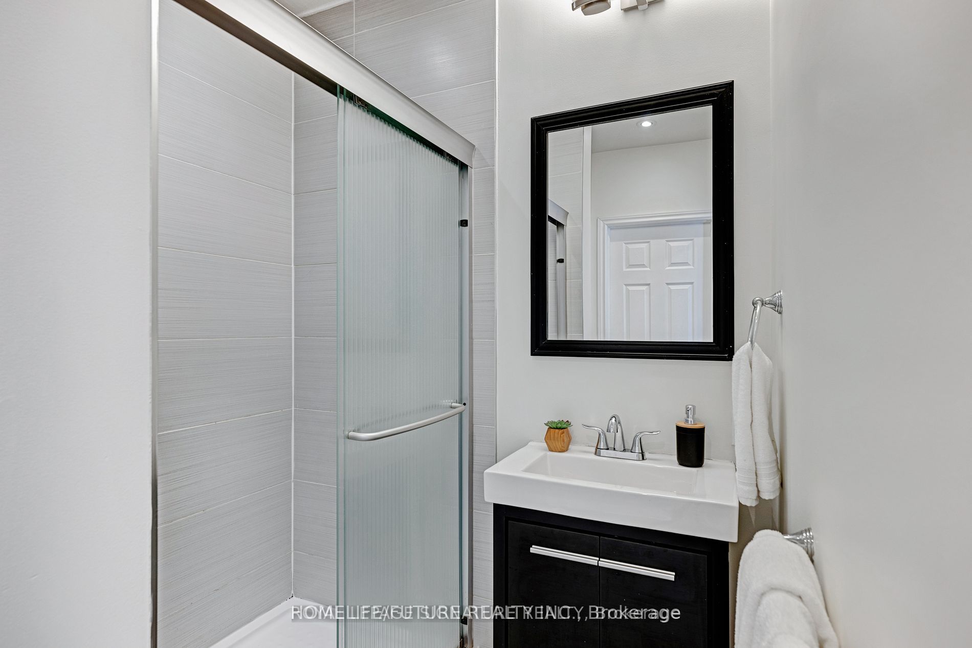 92 Adelaide Avenue E, #Unit 1