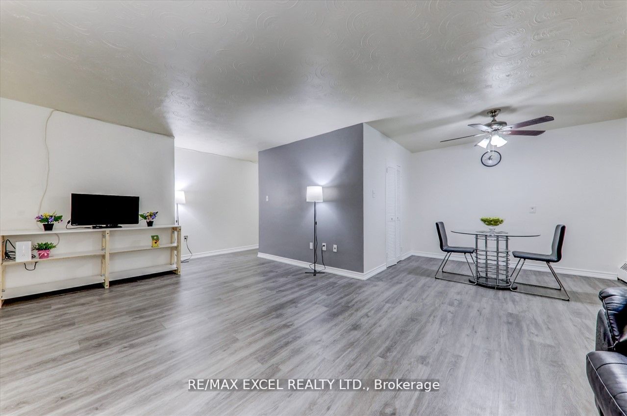 2245 Eglinton Ave E, #205
