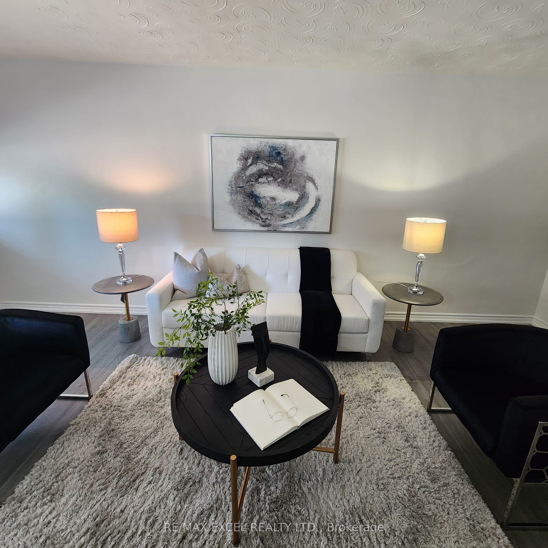 2245 Eglinton Ave E, #205