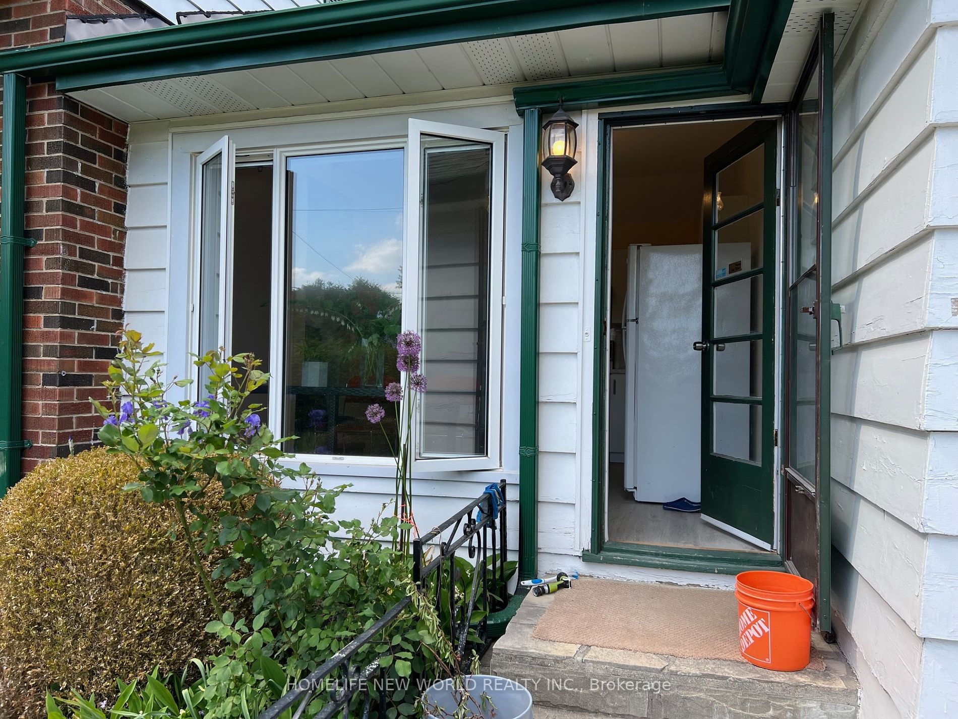 2 Bramber Road, #BSMT