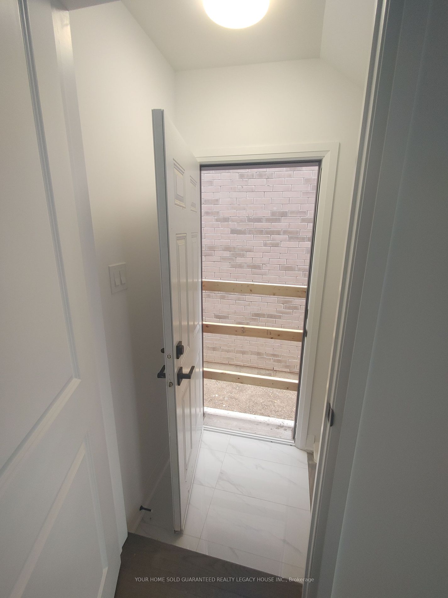 93 Chelliah Crt