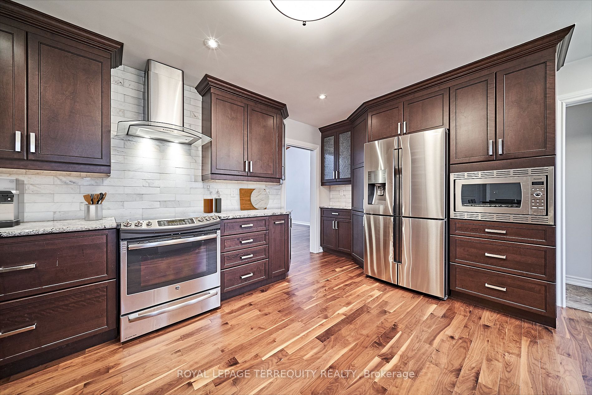 83 Sherwood Road E