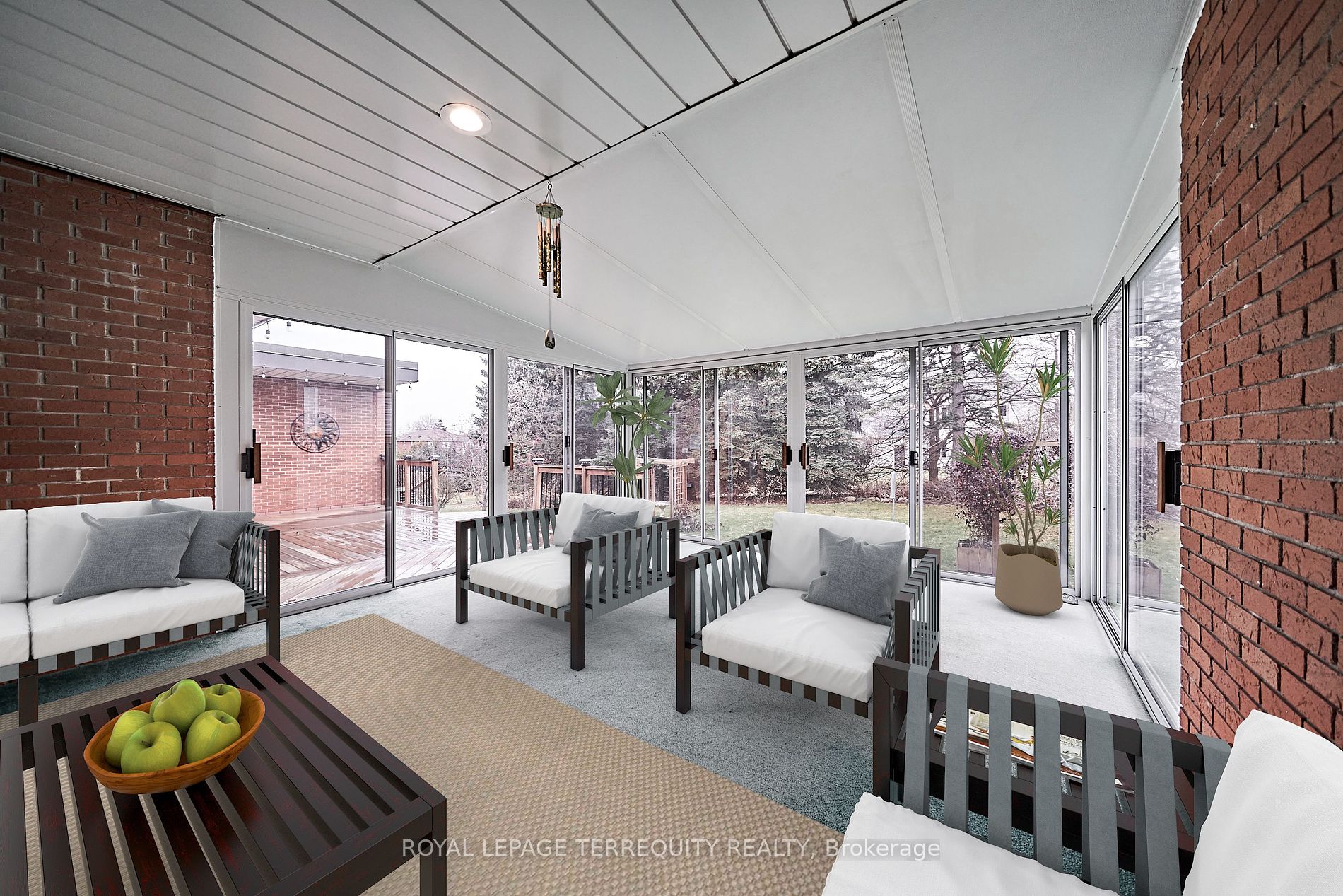 83 Sherwood Road E