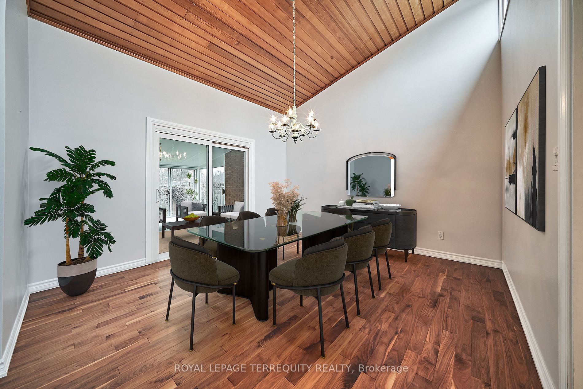 83 Sherwood Road E
