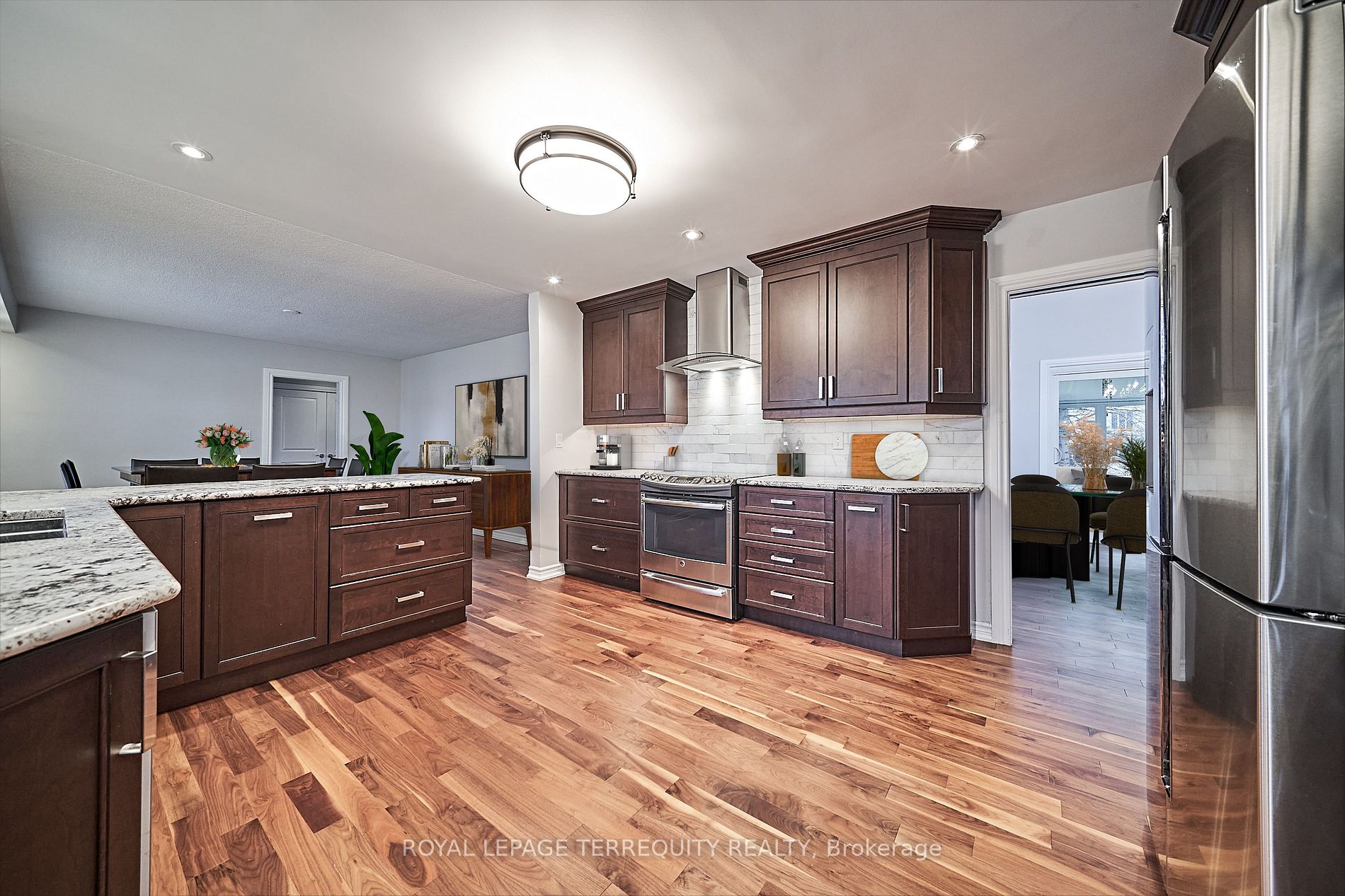 83 Sherwood Road E