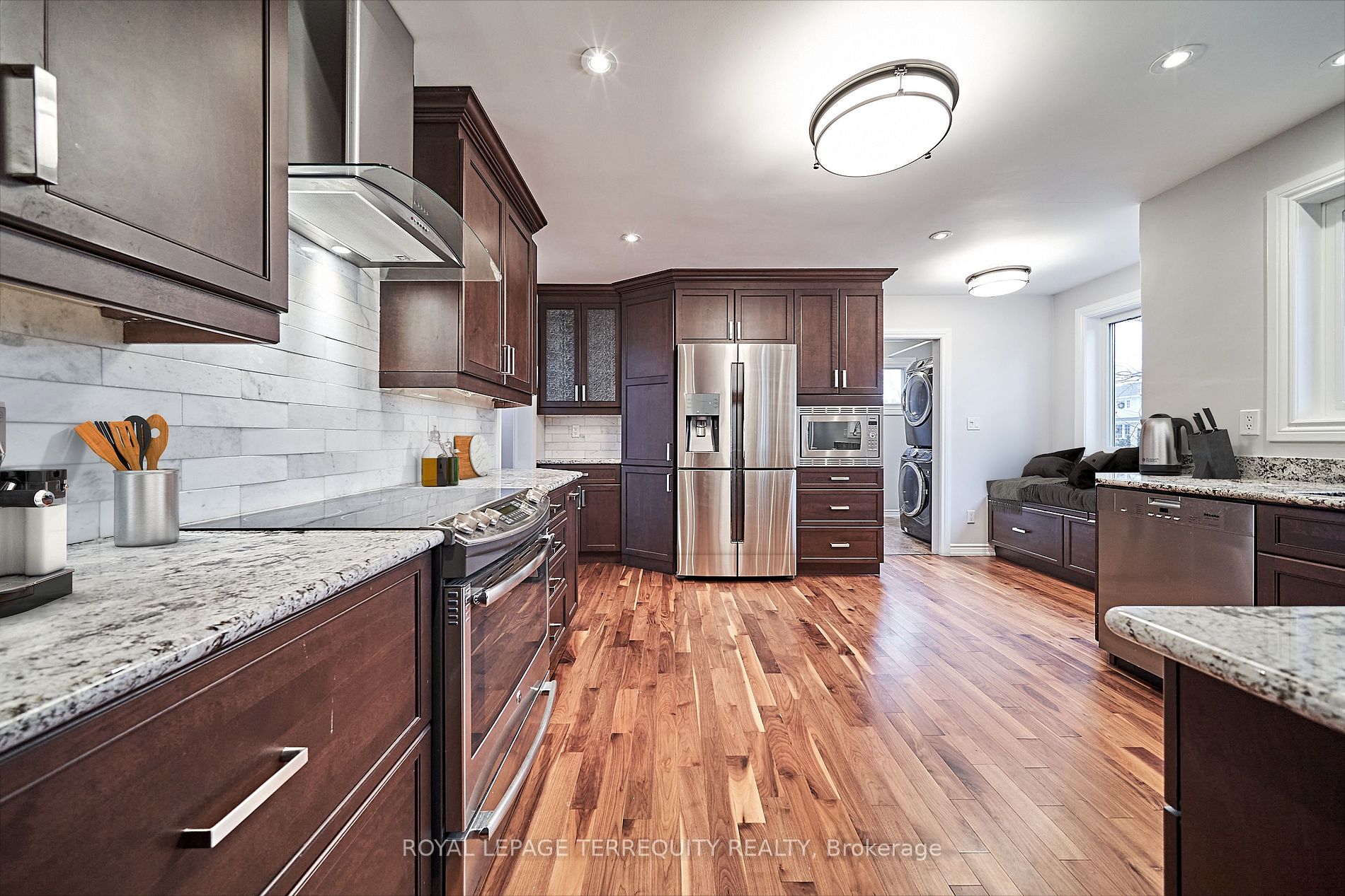 83 Sherwood Road E