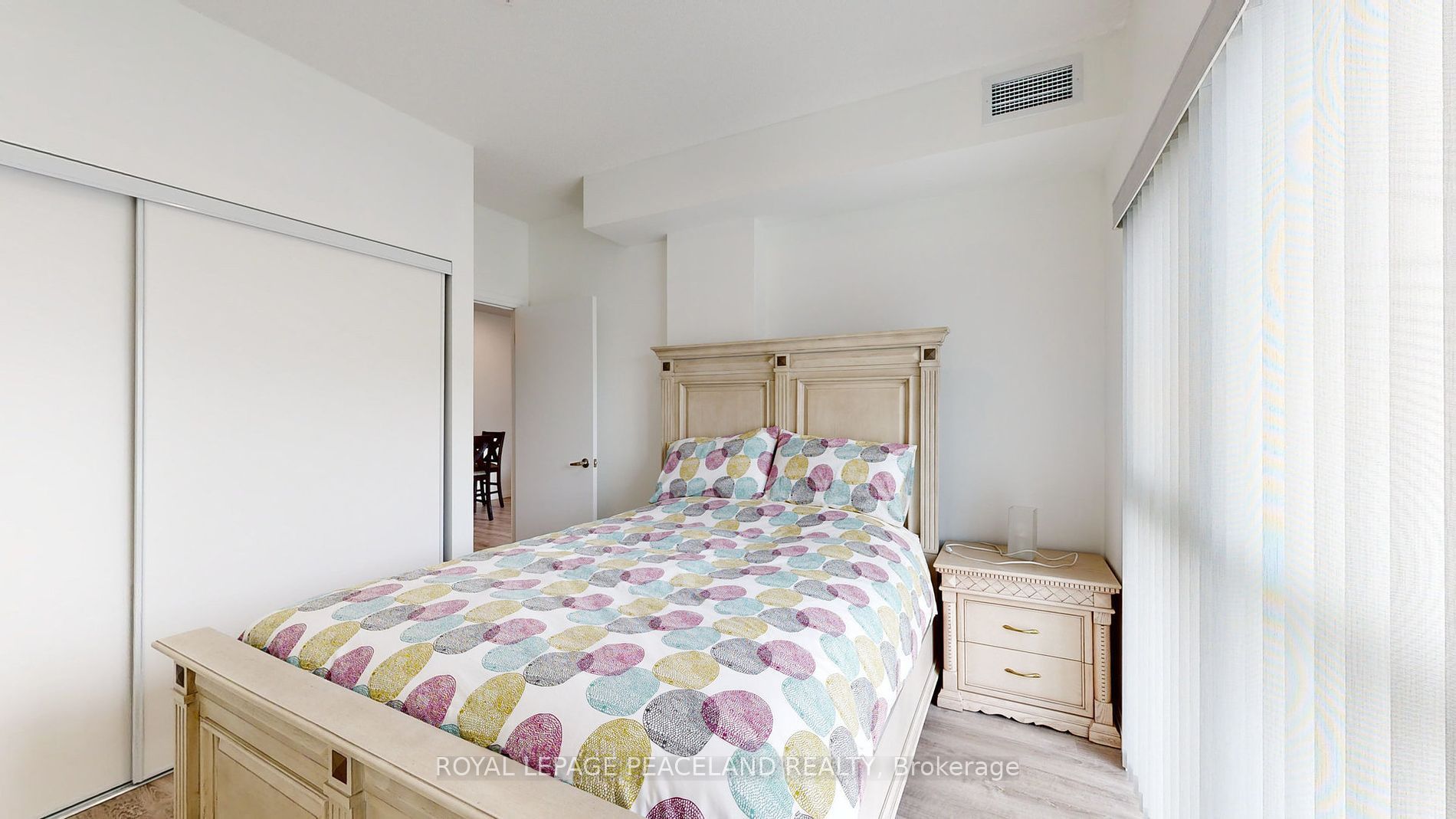 2150 Lawrence Ave E, #204