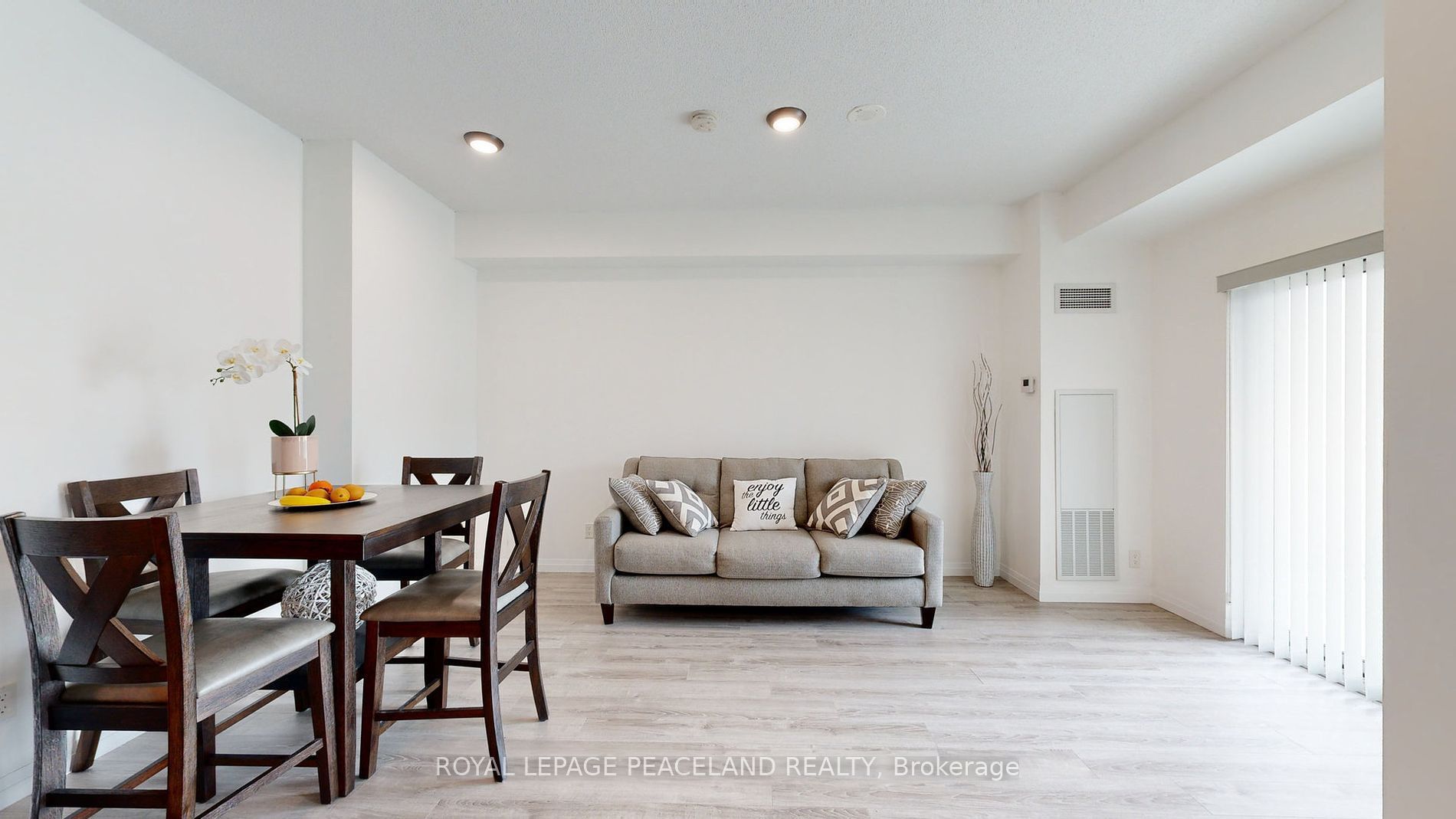2150 Lawrence Ave E, #204