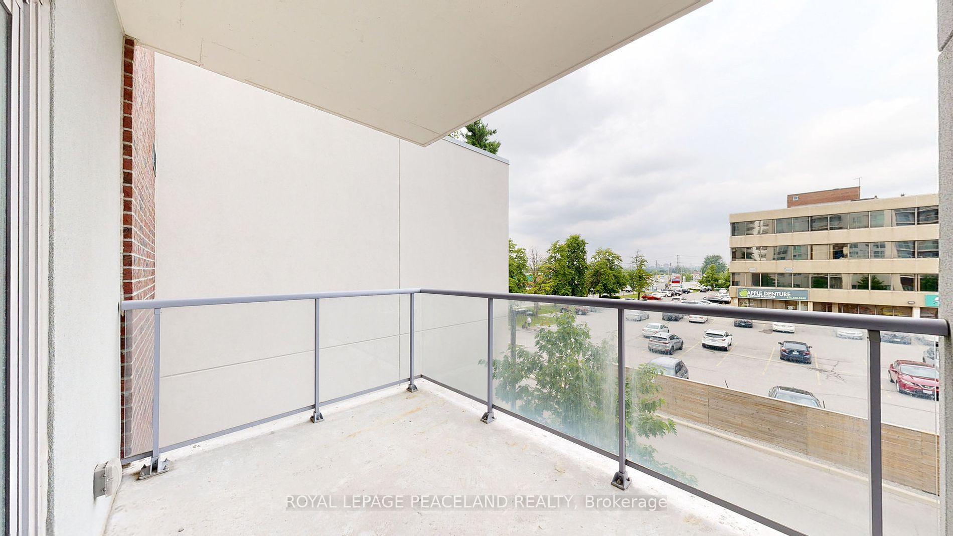 2150 Lawrence Ave E, #204