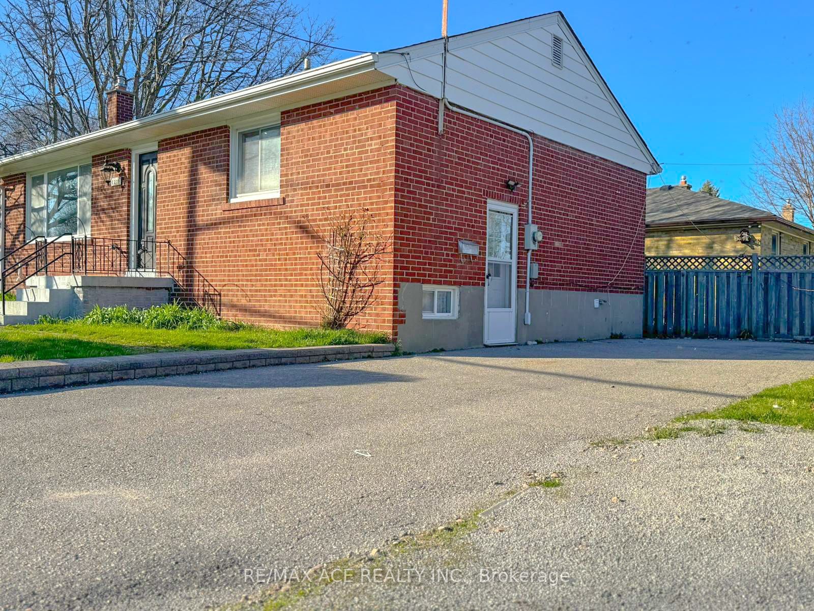 1279 Wecker Dr