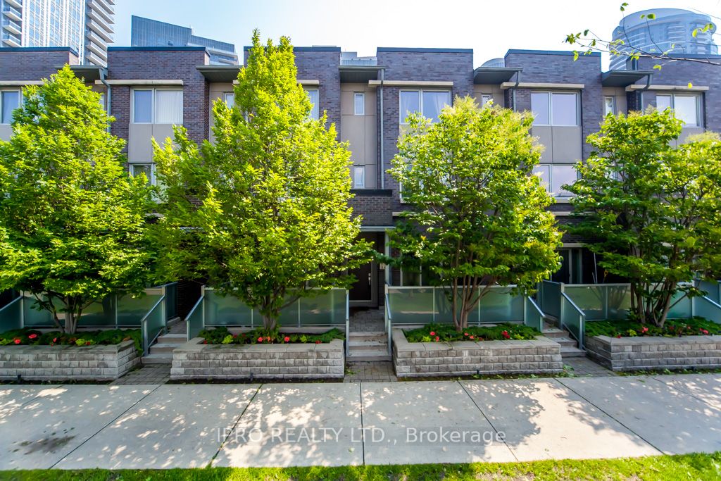 315 Village Green Sq, #51